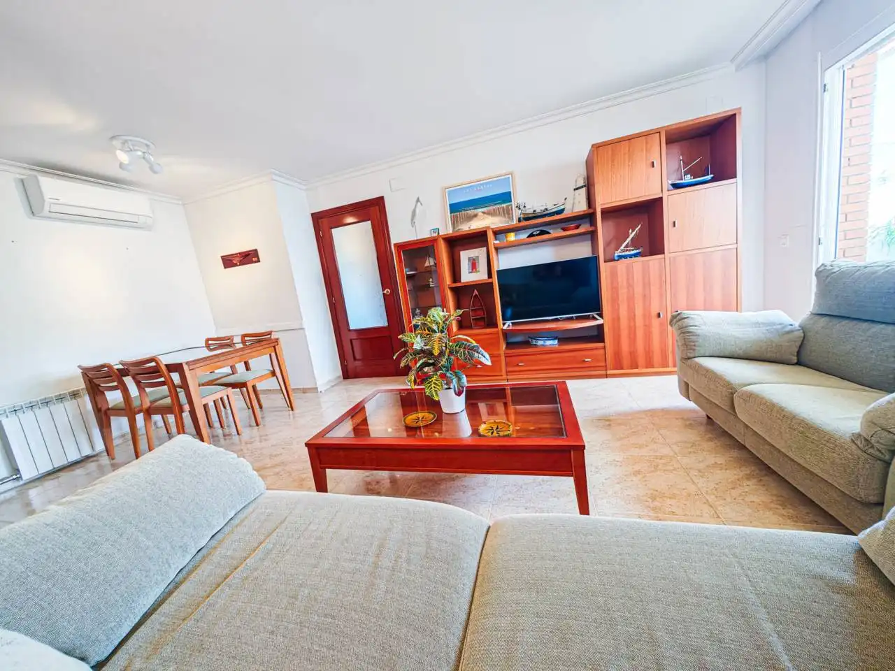 Sala d'estar de Pis de lloguer en Cambrils amb Aire condicionat, Calefacció i Terrassa