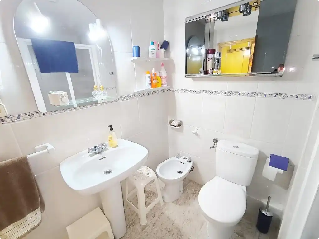 Badezimmer von Wohnung zum Verkauf in Bellreguard mit Balkon und Gemeinschaftspool