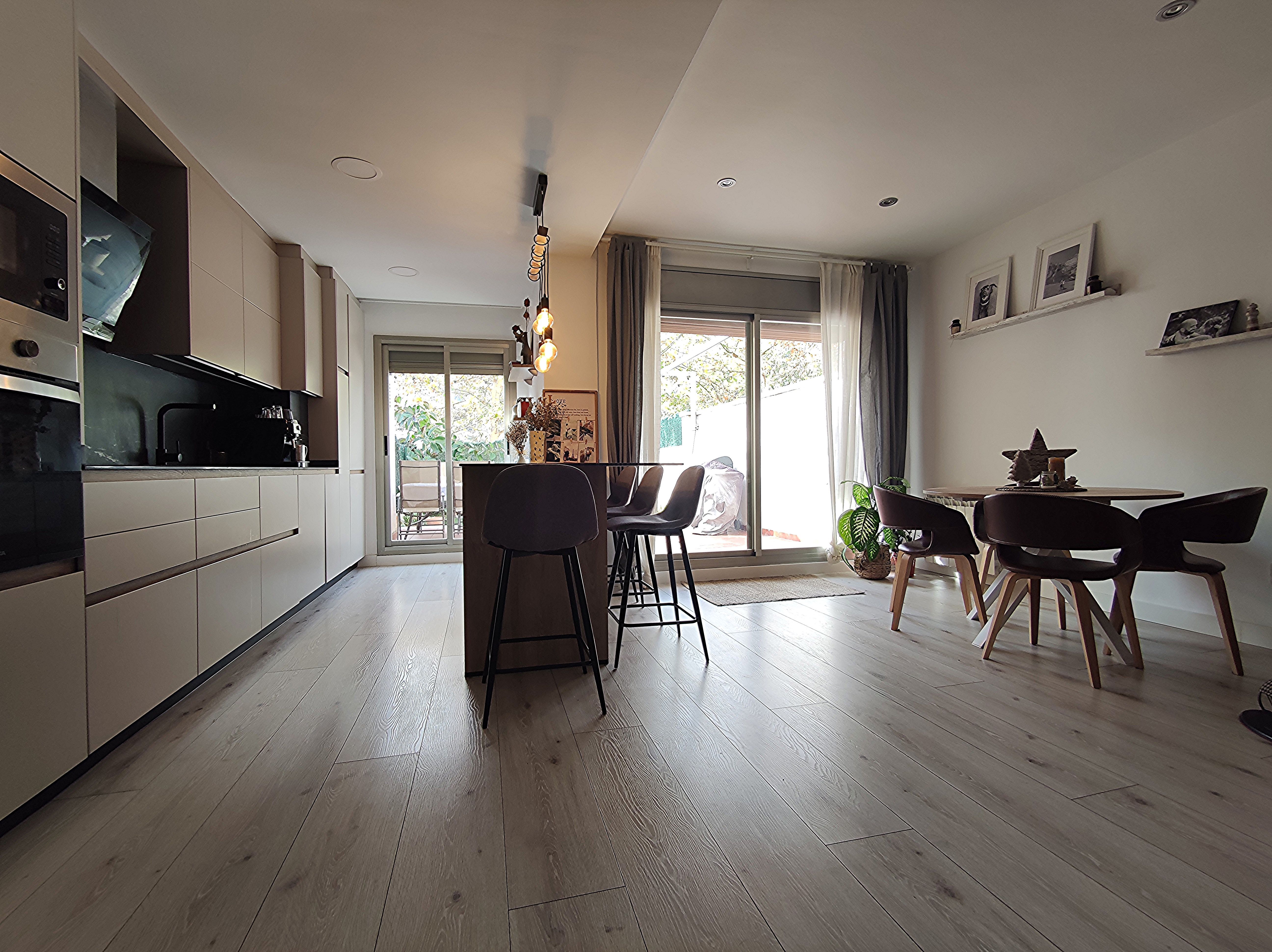 Dúplex de lloguer a Passatge de la Mare de Déu de Misericòrdia, Migjorn