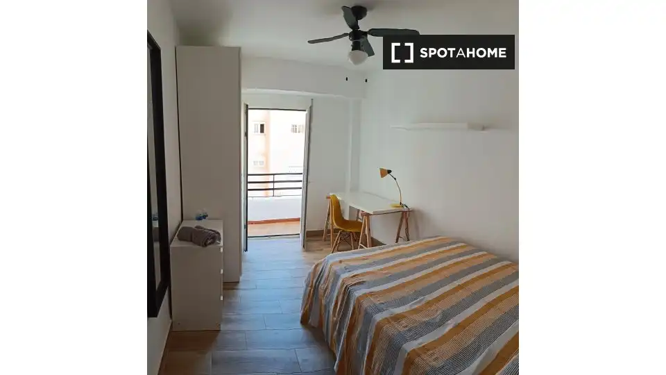 Room in Ciudad Jardín - Tagarete - El Zapillo