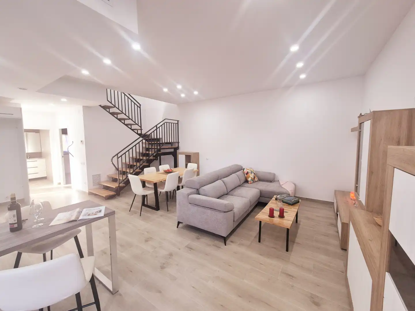 Casa pareada con terraza en venta en Carrer del Mig 4, imagen 5