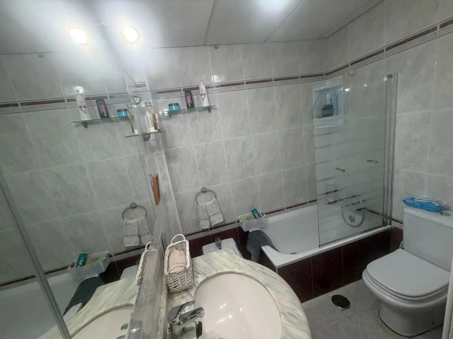 Baño de Casa adosada en venta en Cáceres con Terraza, Trastero y Amueblado