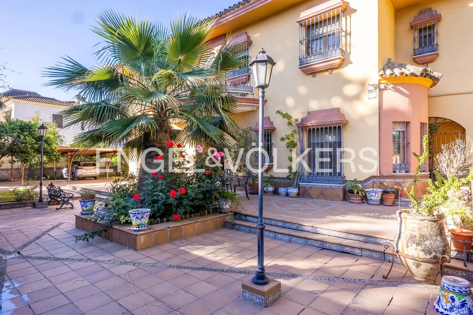Exterior view of Houses for sale in Sevilla  with Air Conditioner, Heating and Private garden