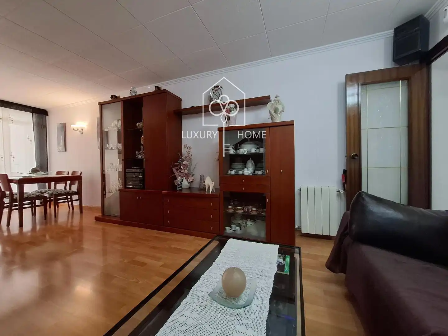 Sala de estar de Ático en venta en L'Hospitalet de Llobregat con Aire acondicionado, Calefacción y Parquet