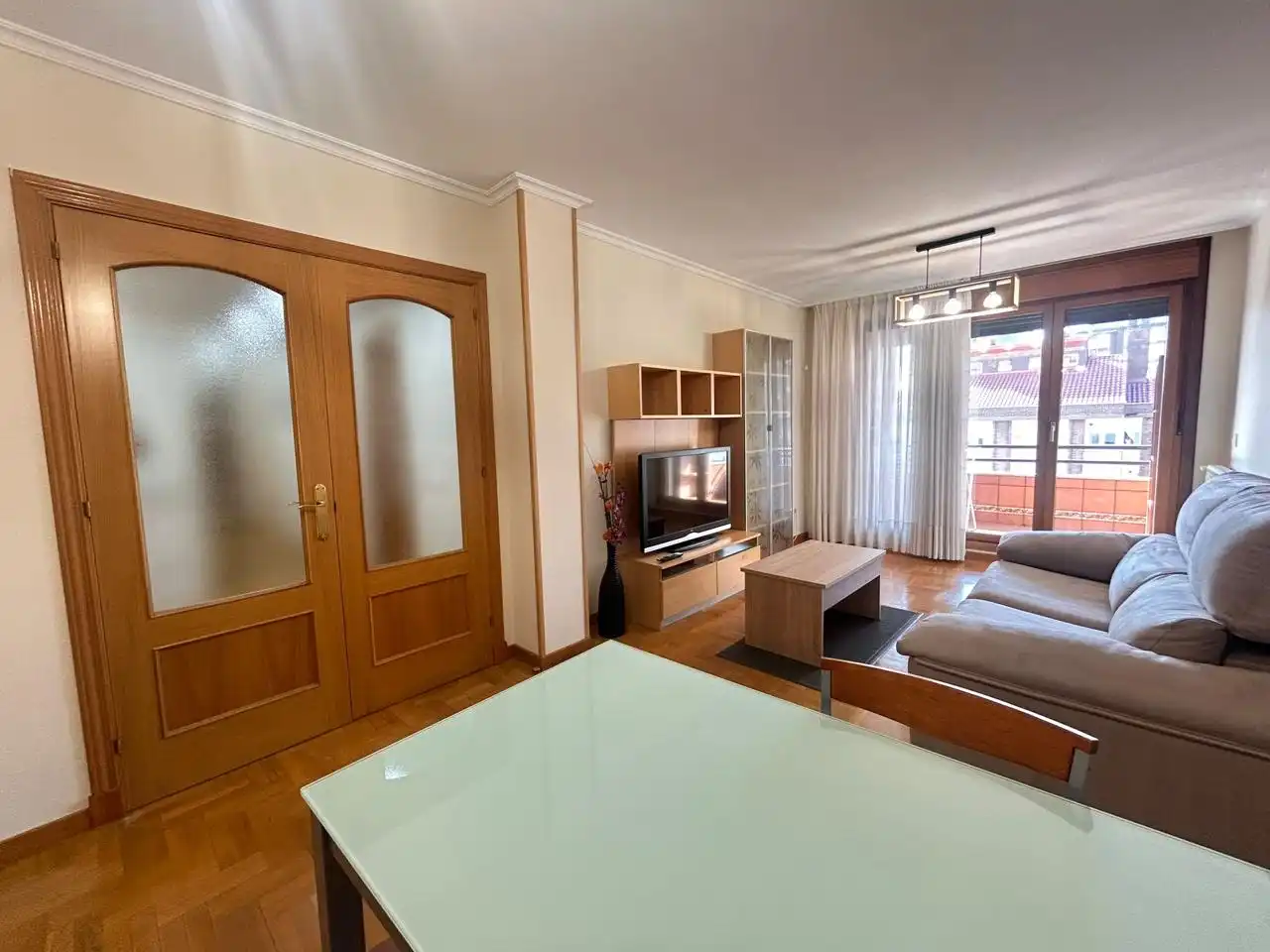 Living room of Flat for rent in Gijón   with Heating, Terrace and Storage room