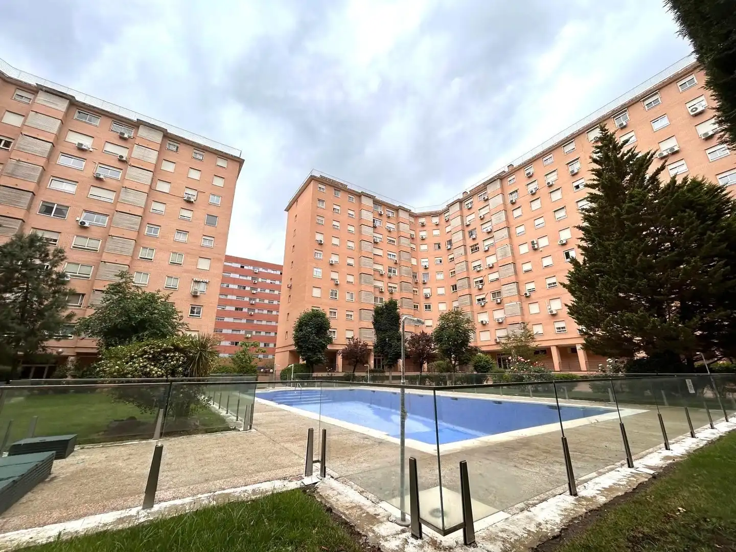 Exterior view of Flat for sale in Madrid  with Air Conditioner, Heating and Community pool