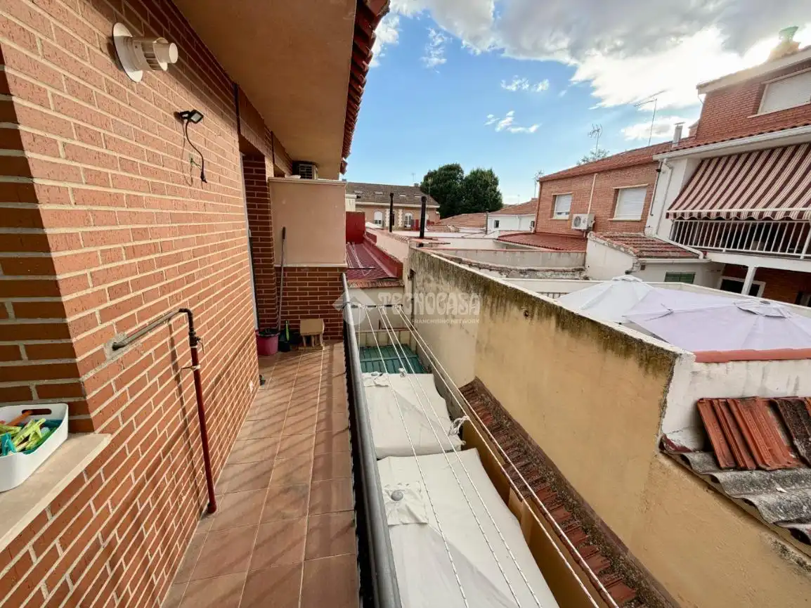 Vista exterior de Piso en venta en Ajalvir con Aire acondicionado, Calefacción y Balcón