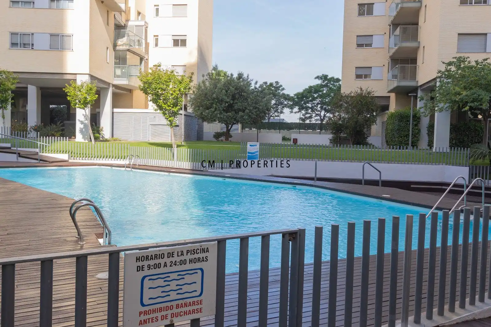 Piscina de Pis en venda en Valencia amb Aire condicionat, Calefacció i Terrassa