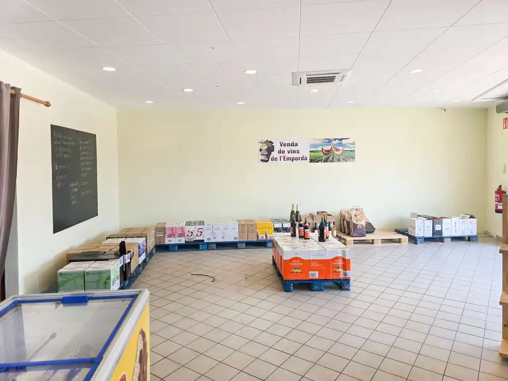 Local comercial en venda a Riells, imagen 3