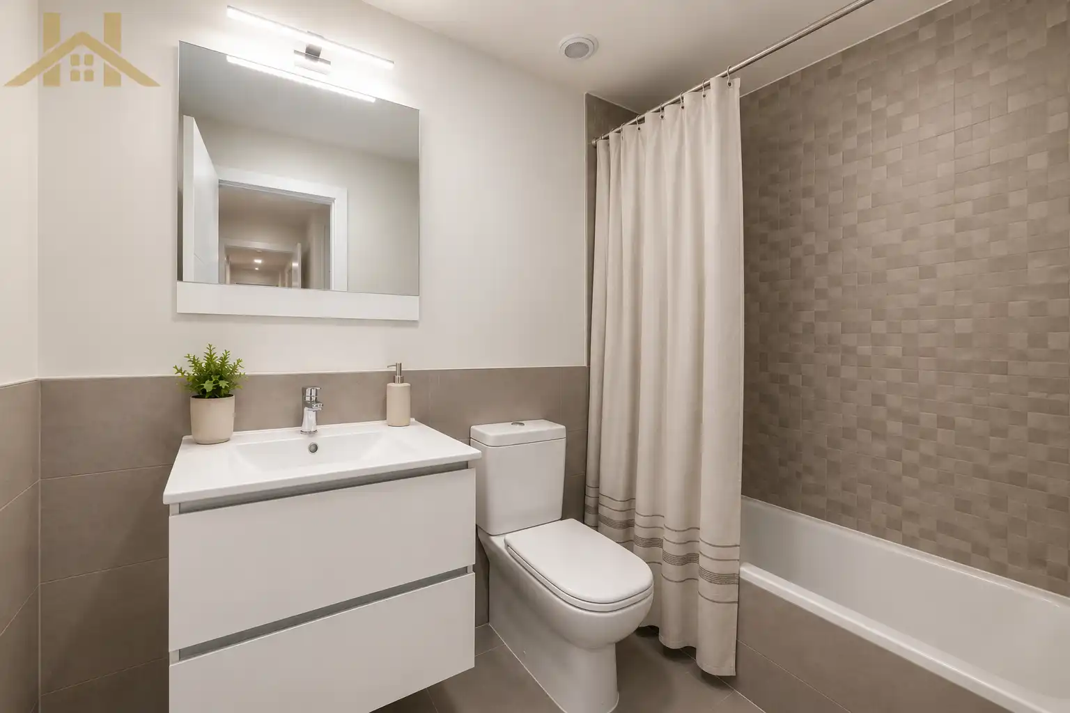 Baño de Piso en venta en Pinto con Aire acondicionado, Calefacción y Terraza