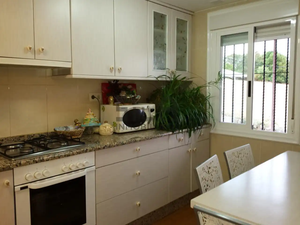 Cocina de Casa o chalet en venta en Ourense Capital  con Calefacción, Jardín privado y Trastero