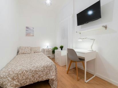Bedroom of Flat to share in  Valencia Capital  with Furnished, Washing machine and TV