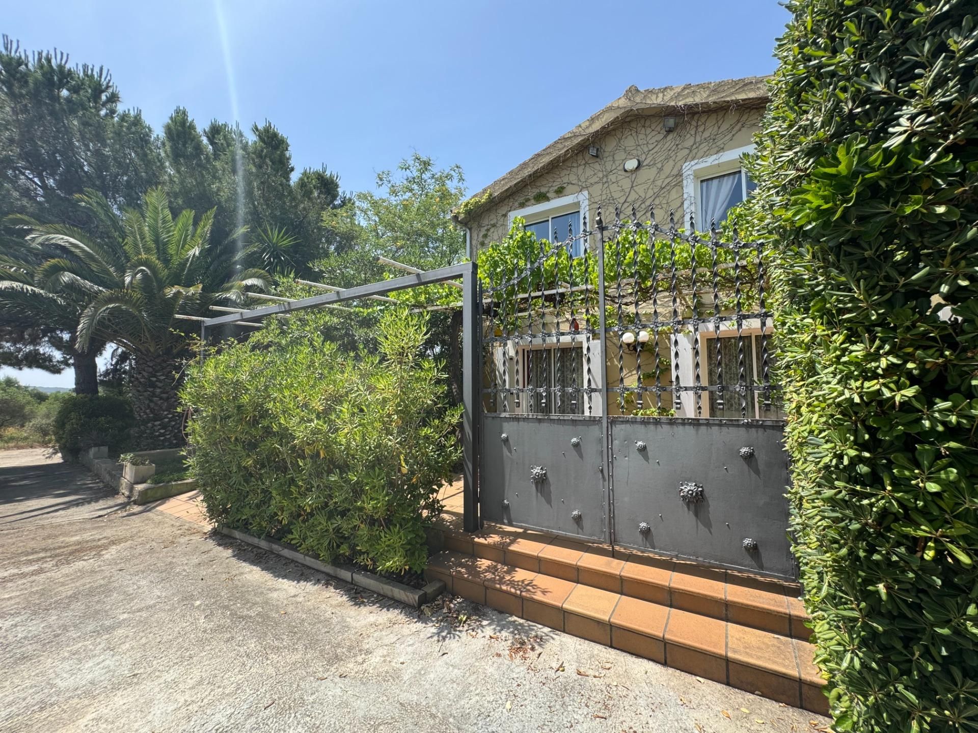 Exterior view of Country house for sale in Banyeres del Penedès  with Heating, Private garden and Terrace