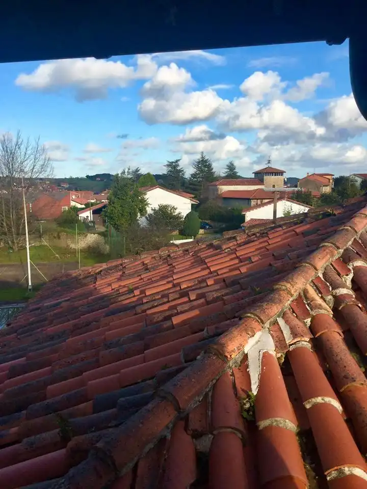 Vista exterior de Casa o xalet en venda en Reocín amb Calefacció, Parquet i Terrassa