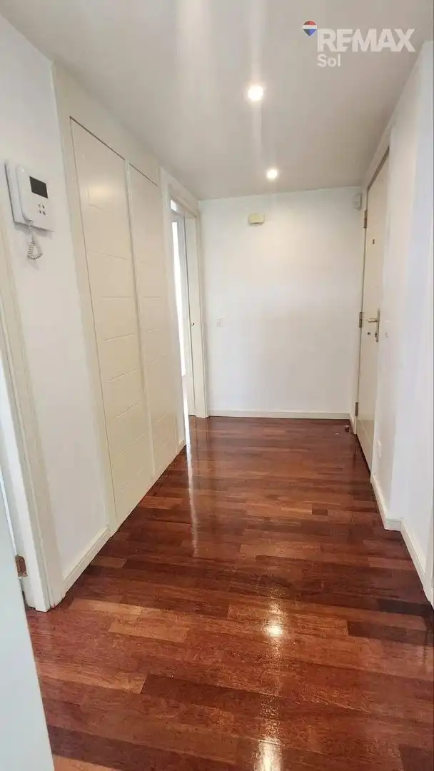 Wohnung zum Verkauf in Madrid mit Privatgarten, Parkett und Gemeinschaftspool