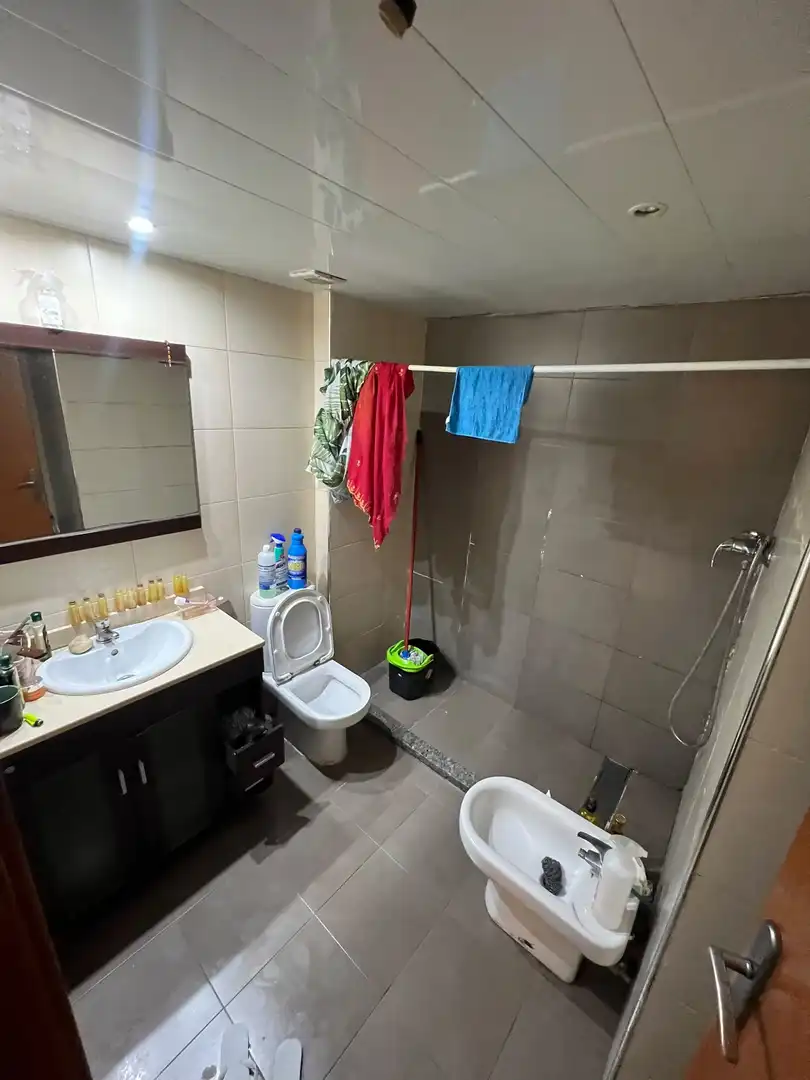 Baño de Dúplex en venta en L'Hospitalet de Llobregat con Terraza