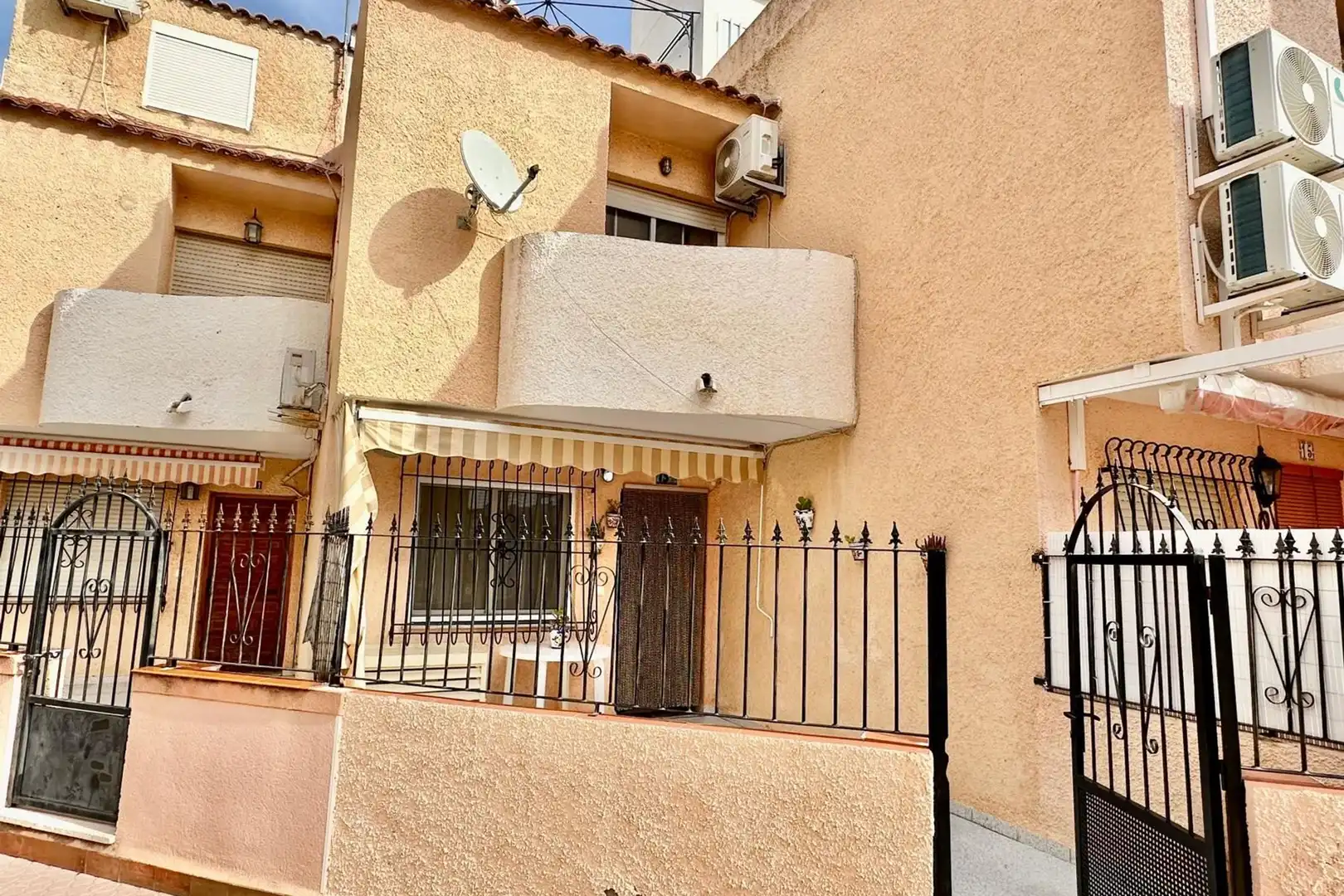 Adossat amb terrassa en venda a Los Narejos - Punta Calera