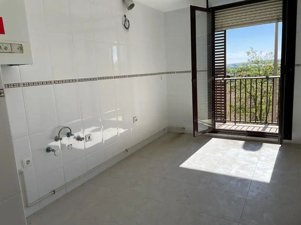 Bathroom of Flat for sale in Cortes de Pallás  with Parquet flooring, Terrace and Storage room