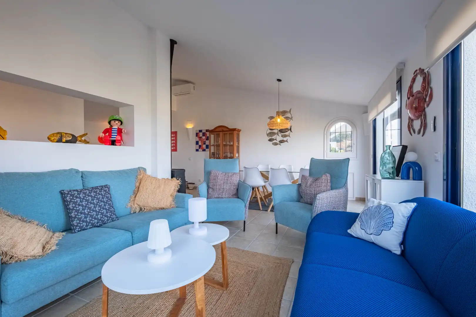 Wohnzimmer von Einfamilien-Reihenhaus zum Verkauf in Begur mit Klimaanlage, Heizung und Terrasse