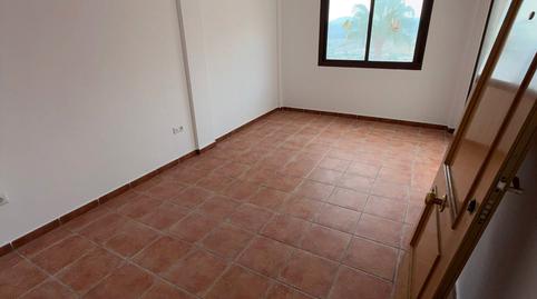 Foto 4 de Apartament en venda a Calle Purifaleja, Alcaucín, Málaga