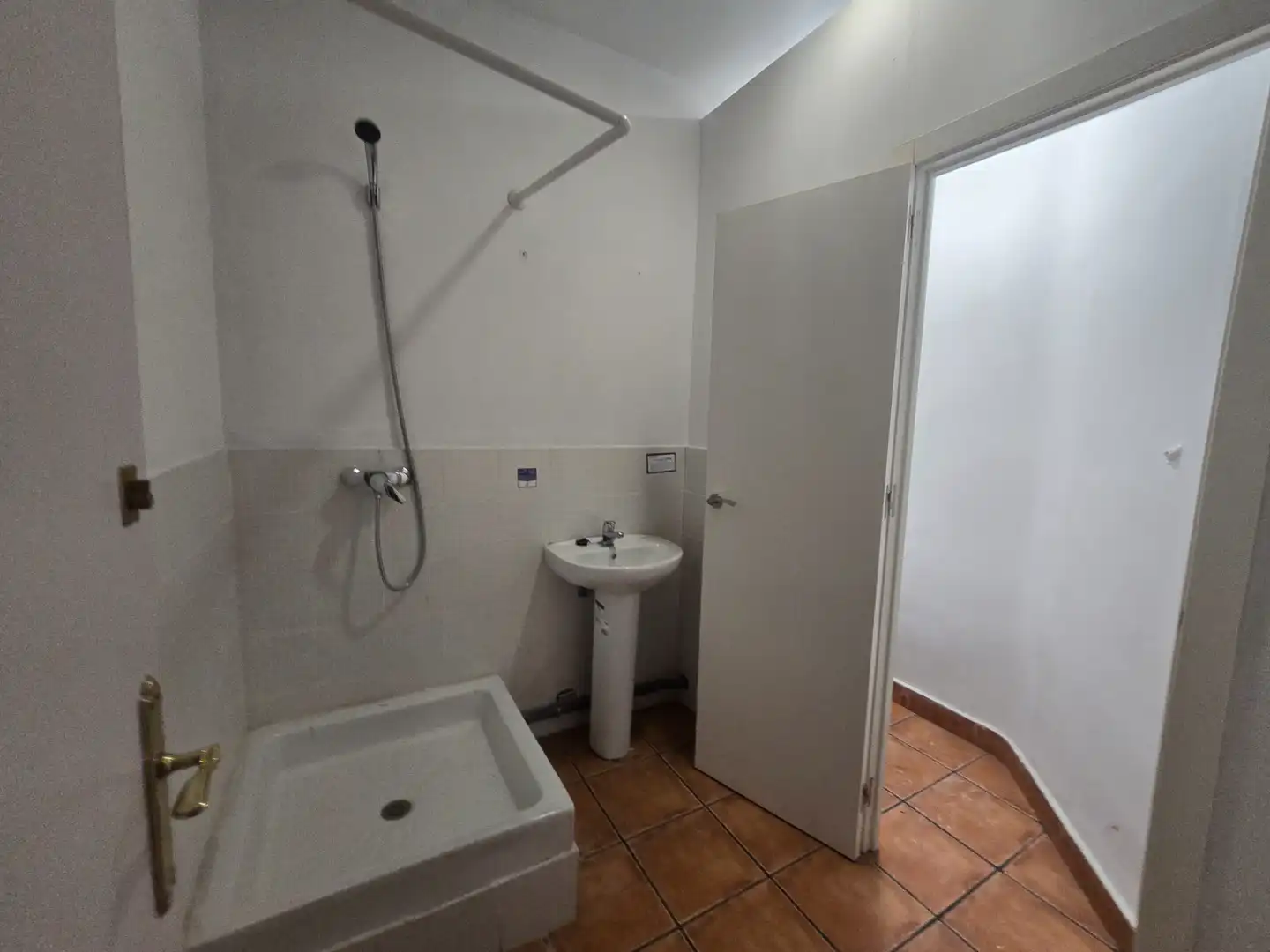 Bathroom of Commercial properties for sale in Alcorcón  with Air Conditioner