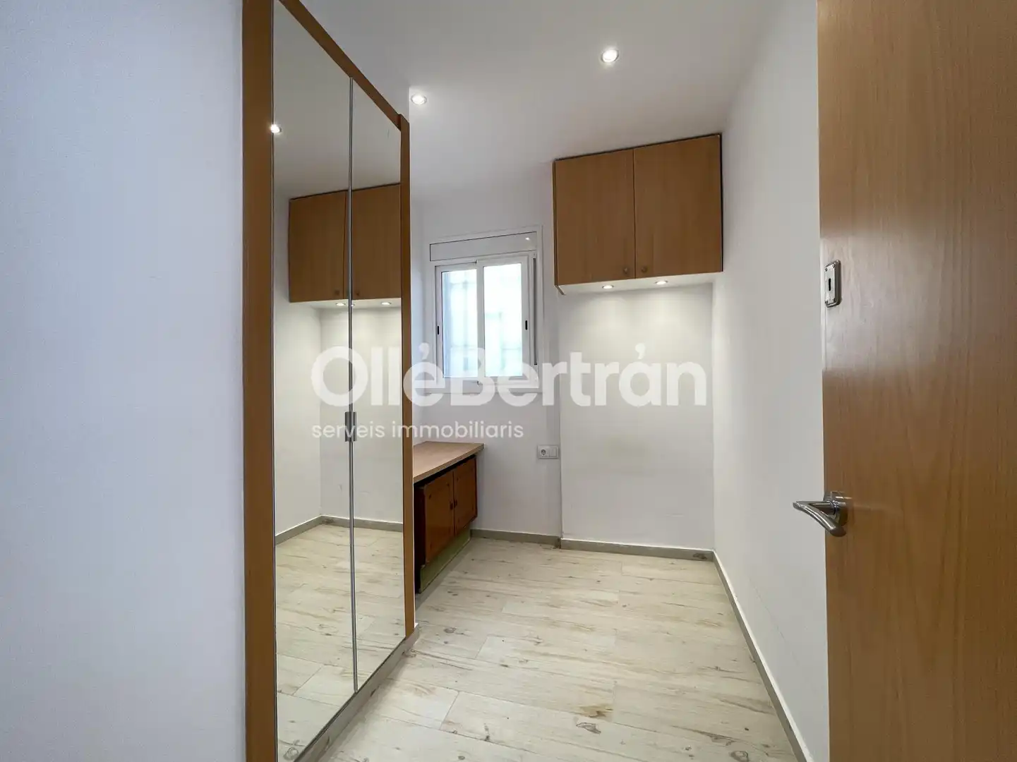 Habitación de Oficina de alquiler en L'Hospitalet de Llobregat