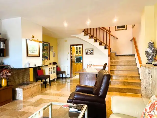 Wohnzimmer von Einfamilien-Reihenhaus zum Verkauf in Badalona mit Heizung, Terrasse und Balkon