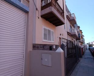 Vista exterior de Àtic en venda en  Santa Cruz de Tenerife Capital amb Terrassa