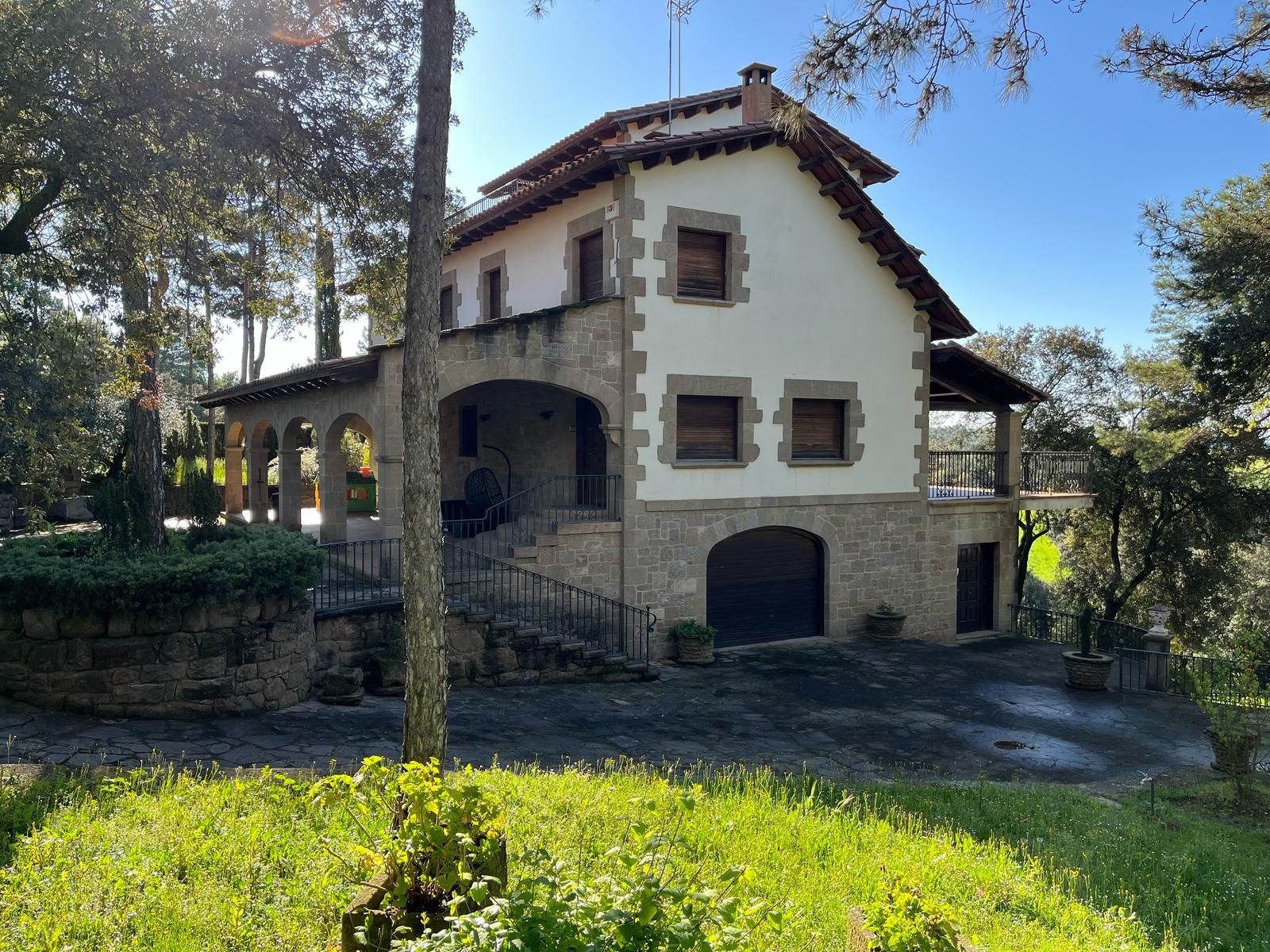 Vista exterior de Casa o xalet en venda en Olius amb Calefacció, Jardí privat i Piscina