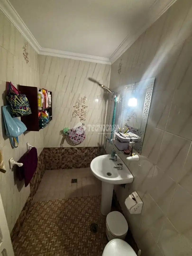 Casa aparellada amb terrassa en venda a Los Palacios y Villafranca, imagen 25