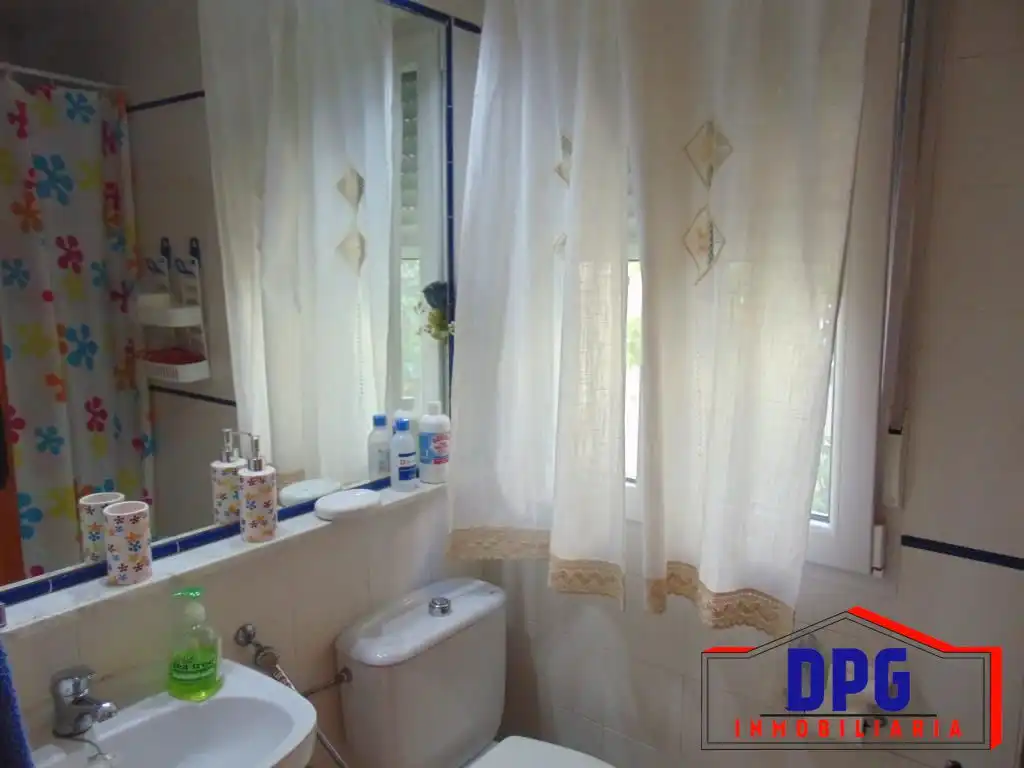 Baño de Dúplex en venta en Garrucha con Aire acondicionado, Terraza y Amueblado