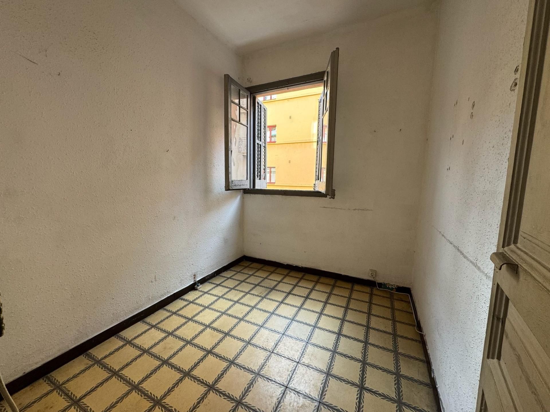 Bedroom of Flat for sale in  Barcelona Capital  with Balcony