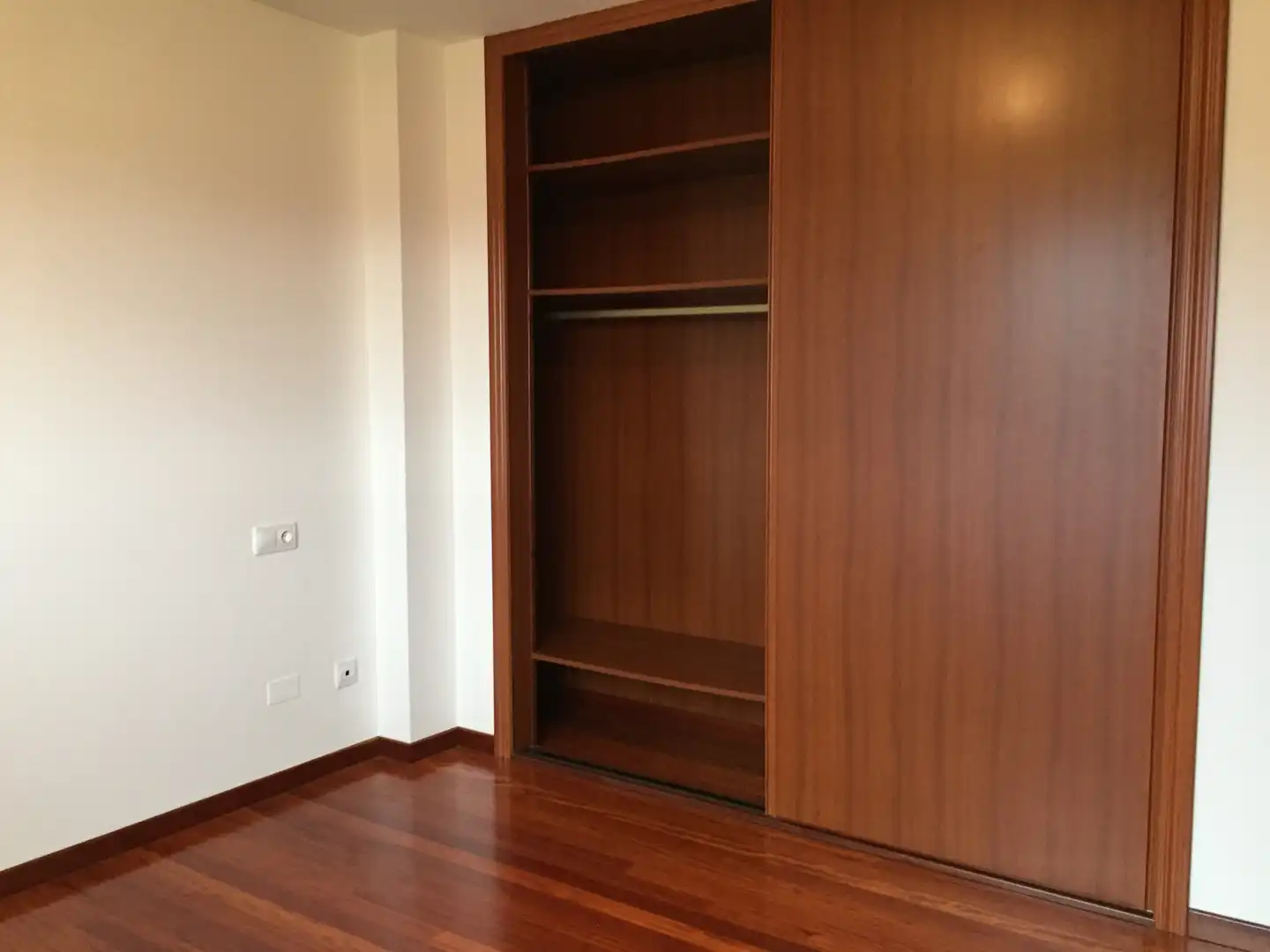 Bedroom of Houses for sale in Santiago de Compostela   with Furnished