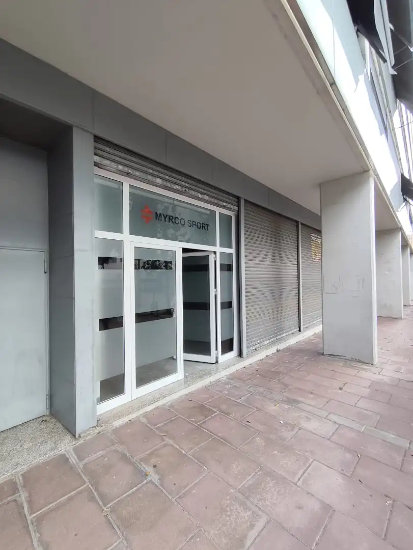 Local de lloguer en L'Hospitalet de Llobregat
