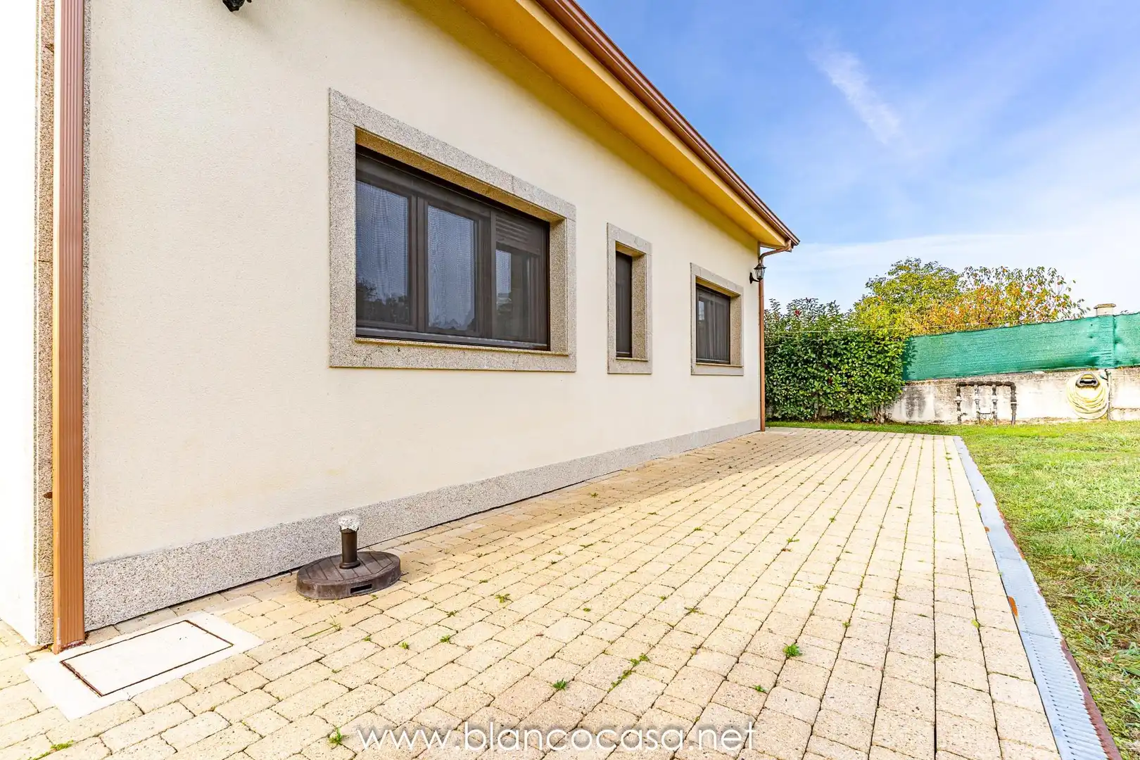 Jardín de Casa o chalet en venta en Carballo con Calefacción, Trastero y Amueblado
