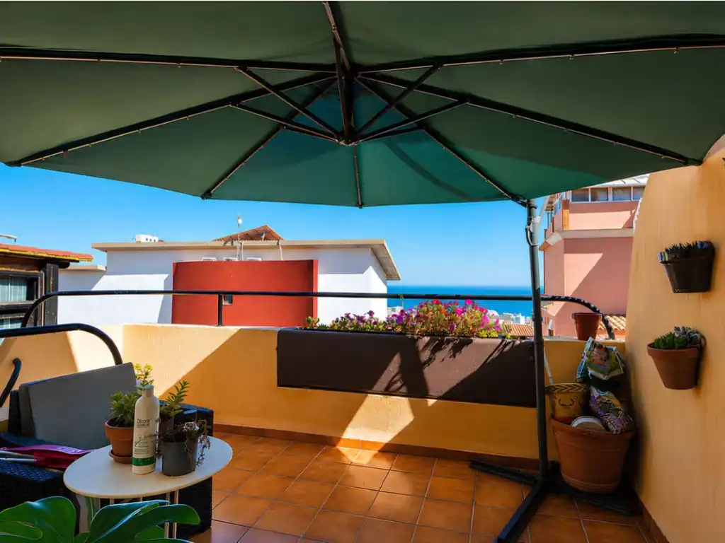 Terraza de Casa adosada en venta en Benalmádena con Aire acondicionado, Jardín privado y Amueblado