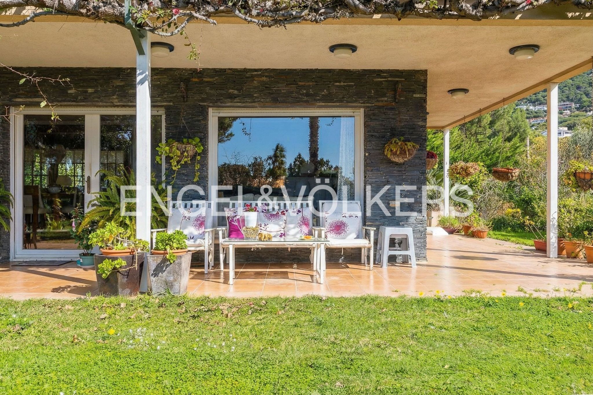 Terrassa de Casa o xalet en venda en Cabrils amb Calefacció i Jardí privat