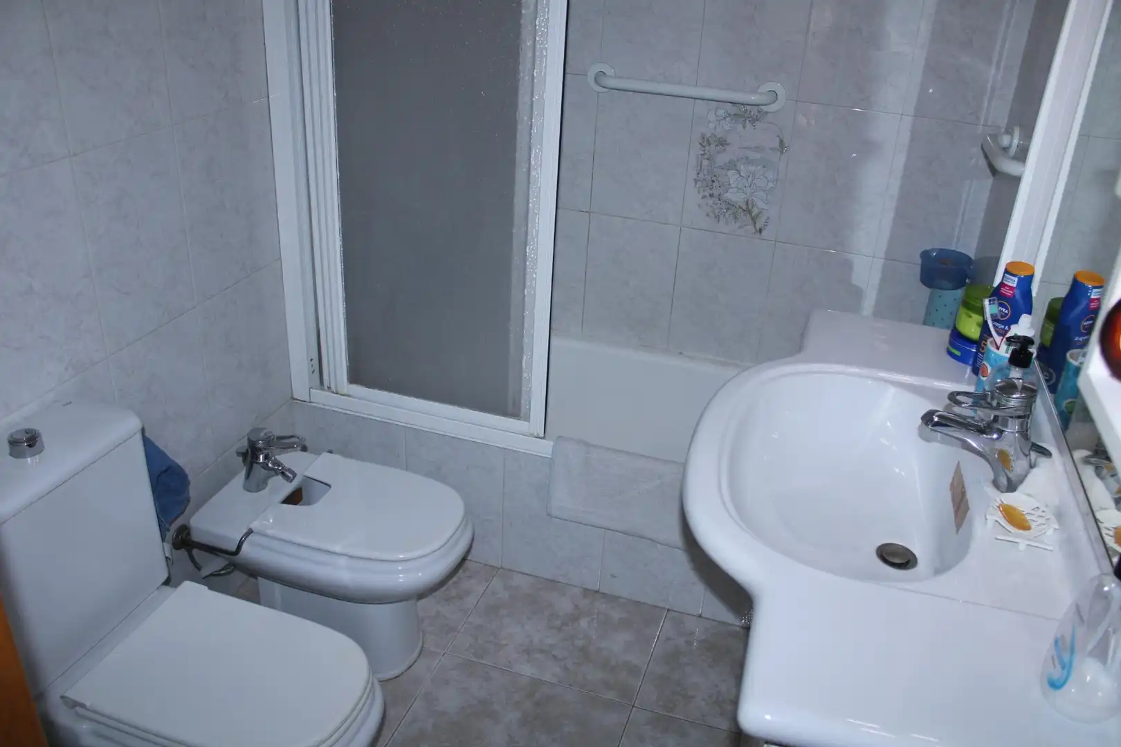 Badezimmer von Haus oder Chalet zum Verkauf in Salou mit Heizung, Privatgarten und Terrasse
