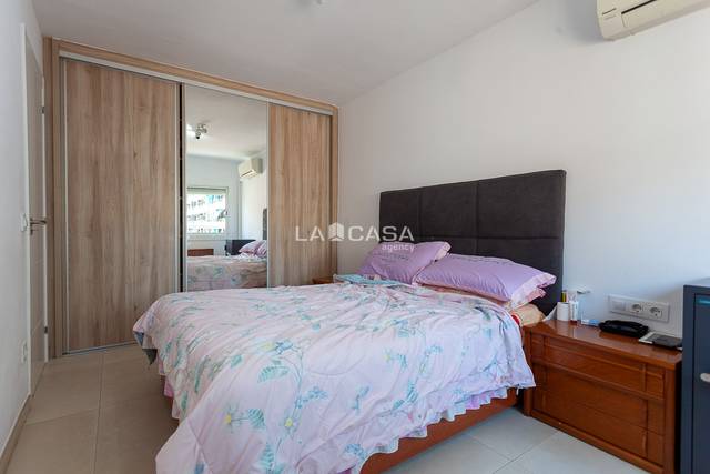 Piso en Venta en Carrer Bòbiles en La Florida