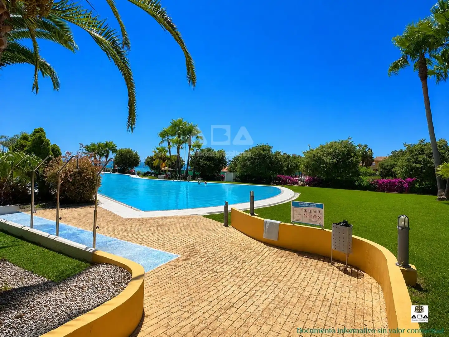 Vista exterior de Planta baixa en venda en Alcalà de Xivert amb Aire condicionat, Calefacció i Jardí privat