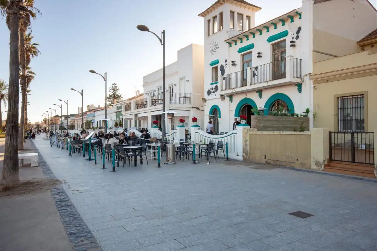 Außenansicht von Erdgeschoss zum Verkauf in Valencia mit Klimaanlage, Heizung und Terrasse