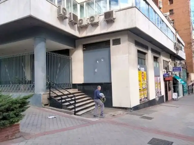 Vista exterior de Local de alquiler en Madrid