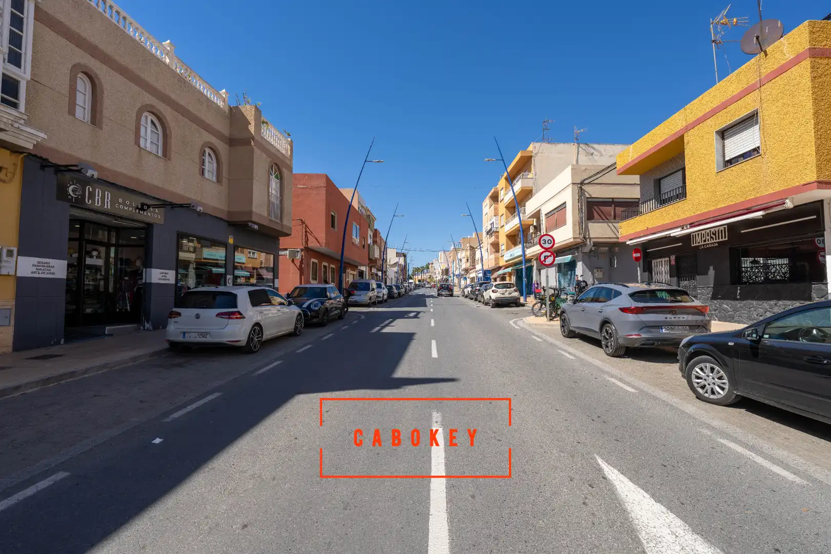 Vista exterior de Casa adosada en venta en Almería con Terraza