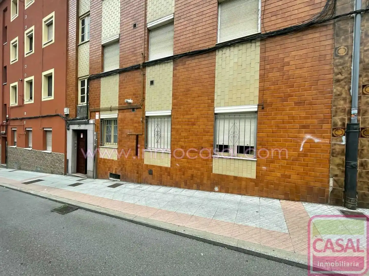 Commercial properties for sale in Lena