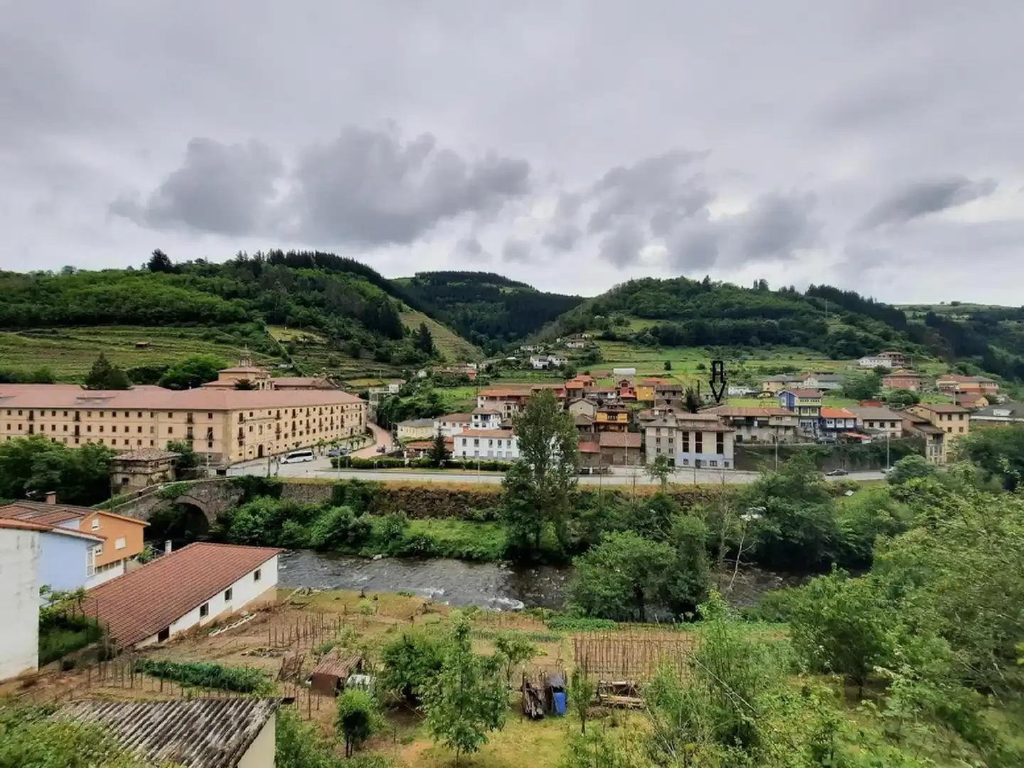 Vista exterior de Casa o xalet en venda en Cangas del Narcea