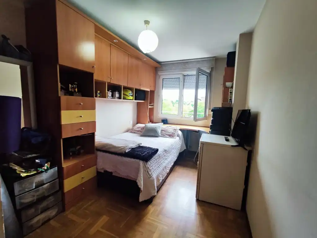 Habitación de Piso en venta en Gijón  con Calefacción, Trastero y Horno