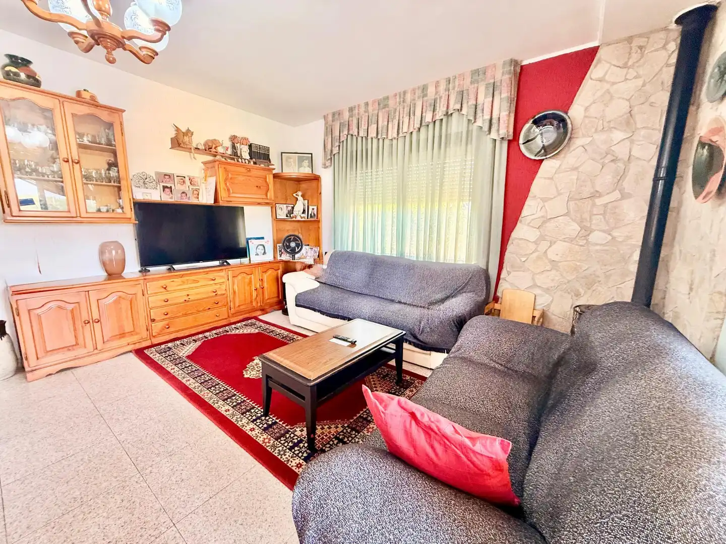Sala d'estar de Casa o xalet en venda en Tordera amb Terrassa i Balcó