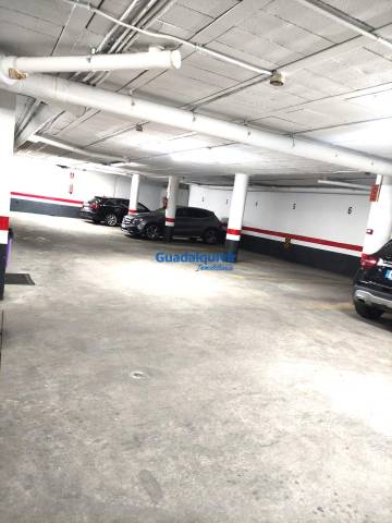 Garaje en Alquiler en Triana Casco Antiguo