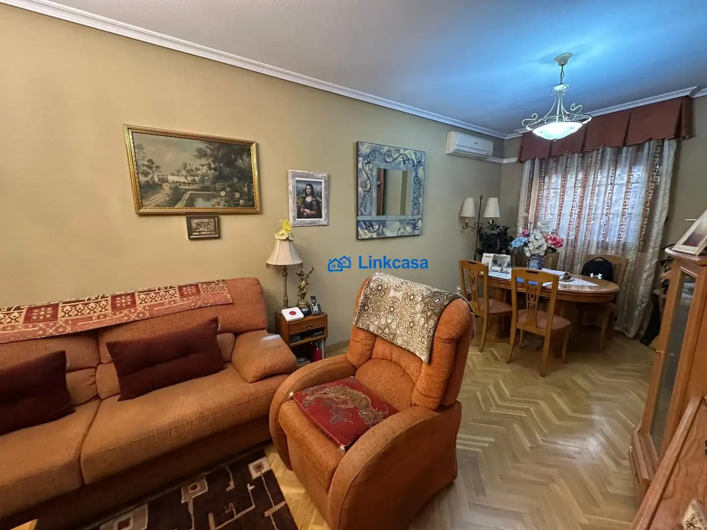 Living room of Flat for sale in  Madrid Capital  with Air Conditioner, Heating and Parquet flooring