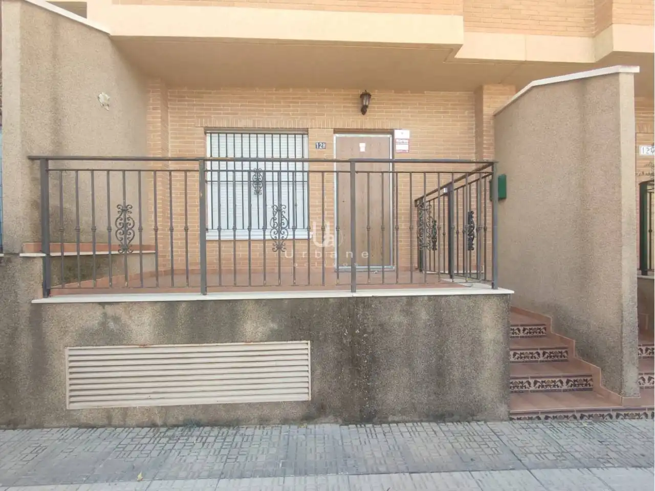 Vista exterior de Casa adosada en venta en Beniel